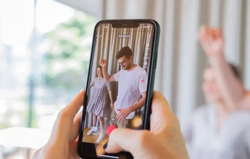 nuolvo layout instagram reels e dm